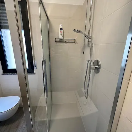 3 2 Bagni Vicino Al Porto Riccione